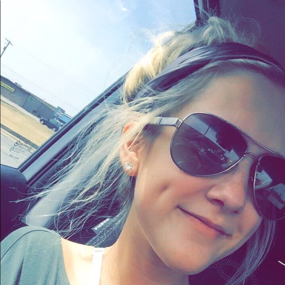 Meet your Posher, Anna - Picture 1 of 1